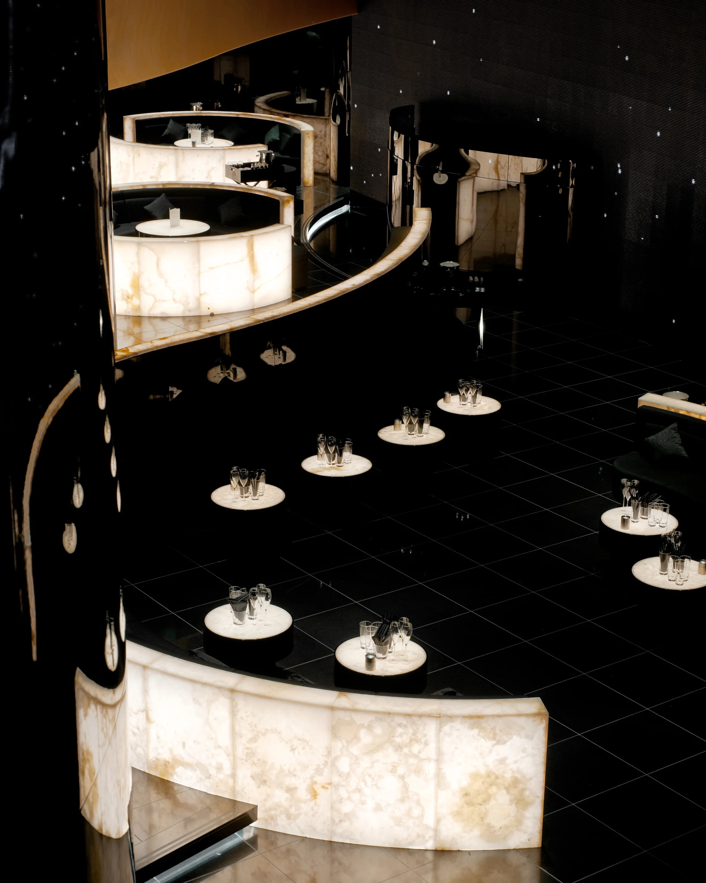 Armani/Privé Dubai VIP Table Offer