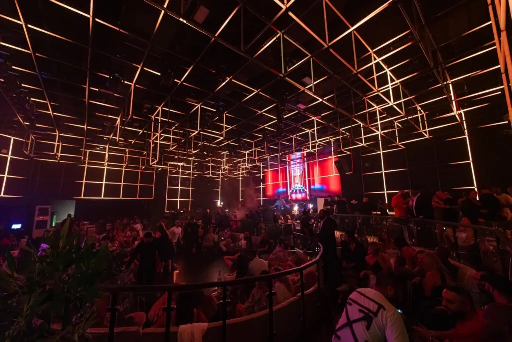 Avenue Club Dubai VIP Table Offer